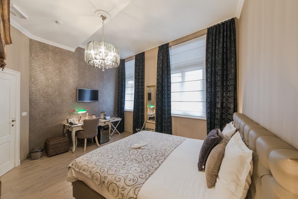 Boutique Hotel Caelus VII Tongeren Exterior photo