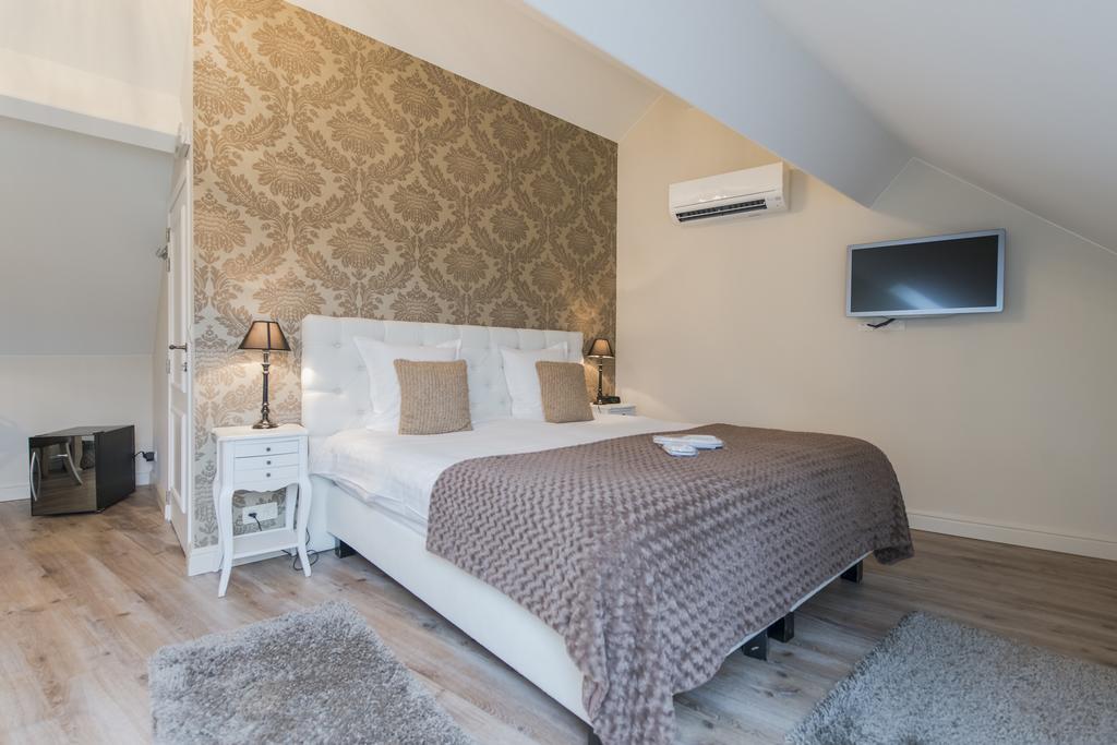 Boutique Hotel Caelus VII Tongeren Exterior photo